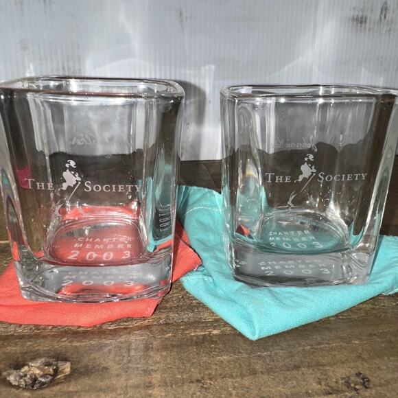 Johnnie Walker “THE SOCIETY” Charter Member 2003 Low-Ball Rocks Glass (Set of 2) - Picture 4 of 4